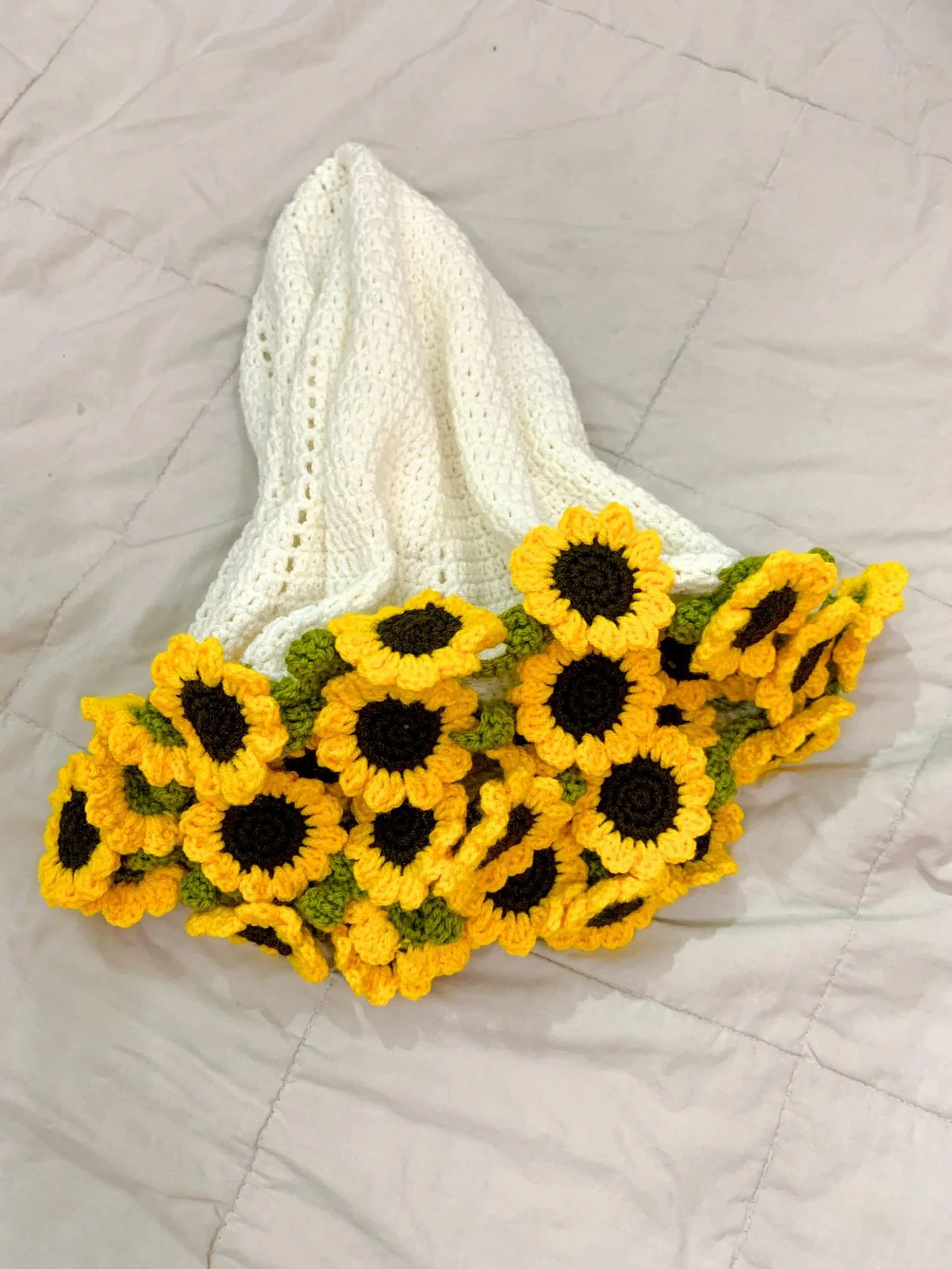 Soft Rose/Sunflower Bouquet Blanket (Premium Wool Yarn) - Image 10